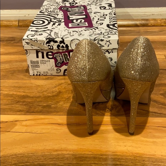 Gold sparkle high heels 👠✨❗️ - Picture 2 of 8